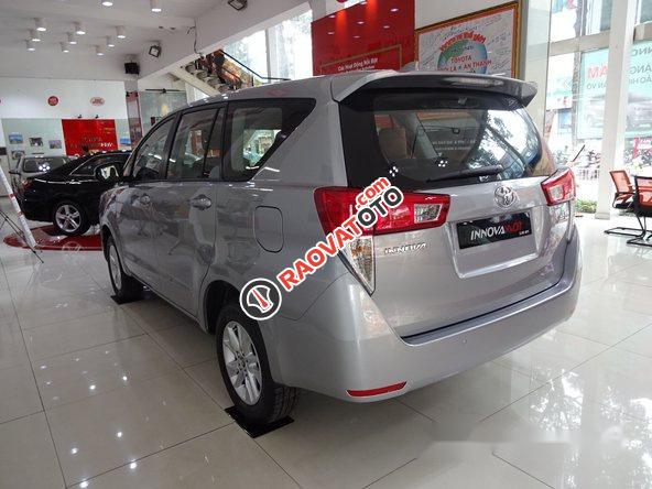 Bán xe Toyota Innova 2.0E MT đời 2017-5