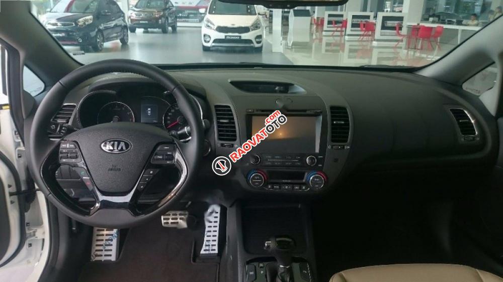 Bán Kia Cerato Signature 1.6 AT đời 2017, màu trắng, giá 574tr-4