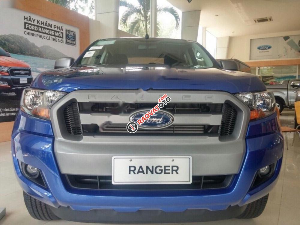 Bán ô tô Ford Ranger XLS 2.2L 4x2 AT đời 2017, màu xanh lam, nhập khẩu, giá chỉ 650 triệu-2