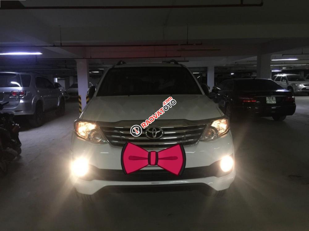 Cần bán lại xe Toyota Fortuner TRD Sportivo 4x2 AT đời 2015, màu trắng xe gia đình-3