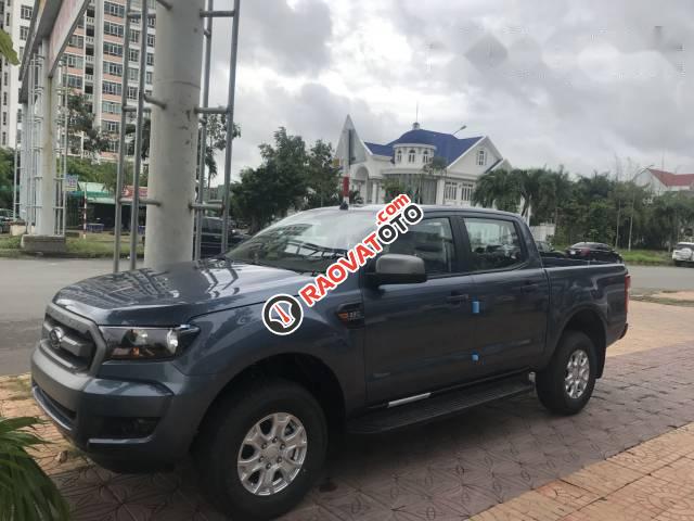 Cần bán gấp Ford Ranger AT đời 2017-1