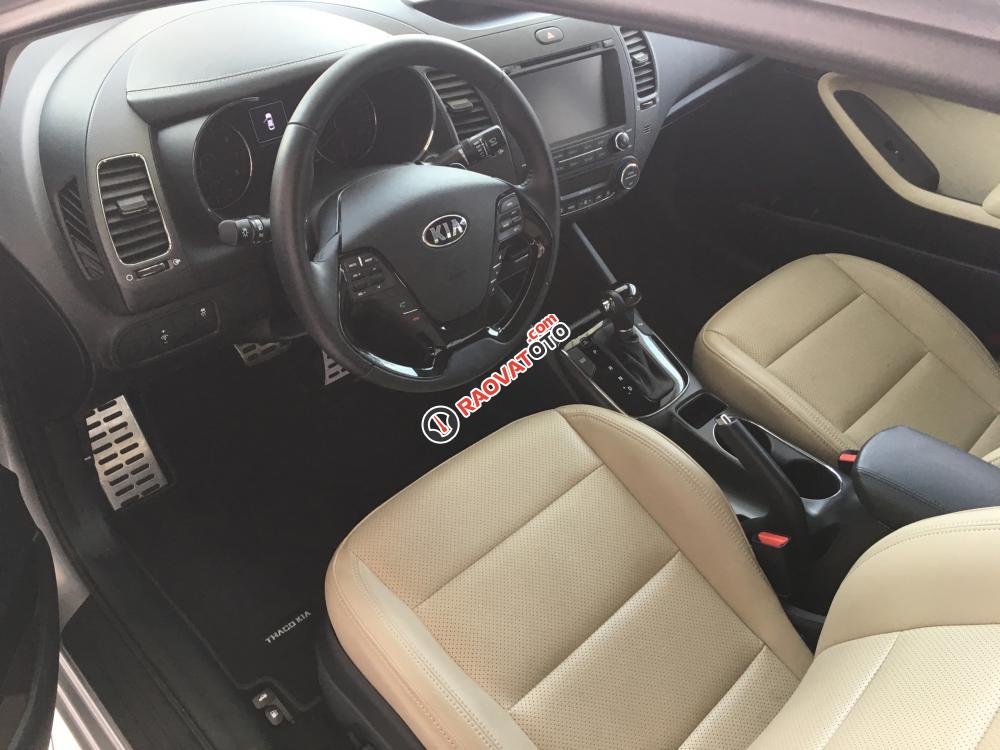 Kia Cerato 2.0 đời 2017, màu đỏ, giá 629tr giá tốt nhất năm vi vu đón tết-3