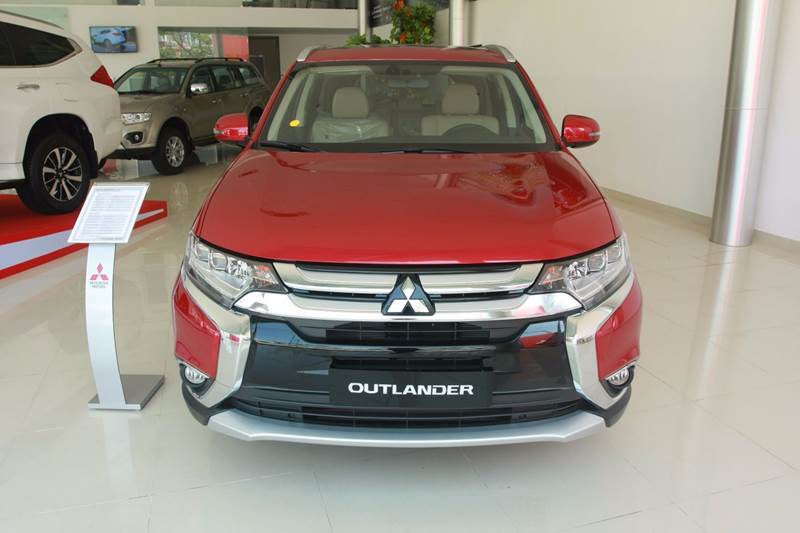 Bán xe Mitsubishi Outlander đời 2017, màu đỏ, nhập khẩu nguyên chiếc, giá tốt-12