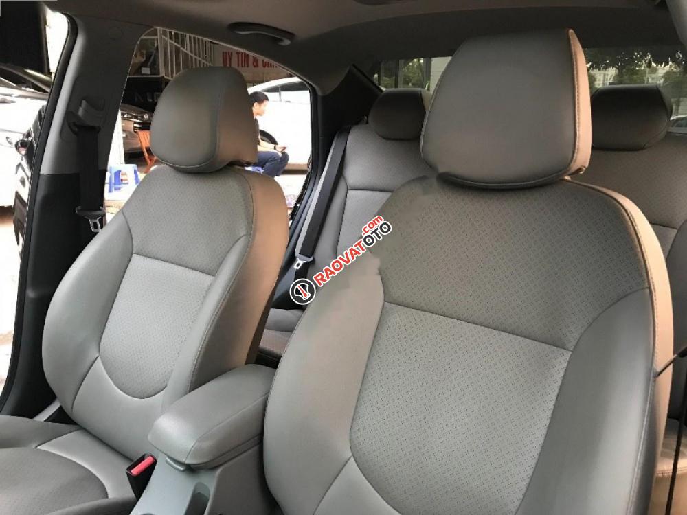 Bán Hyundai Accent Blue 1.4AT đời 2016, màu đen, xe nhập, giá cạnh tranh-9