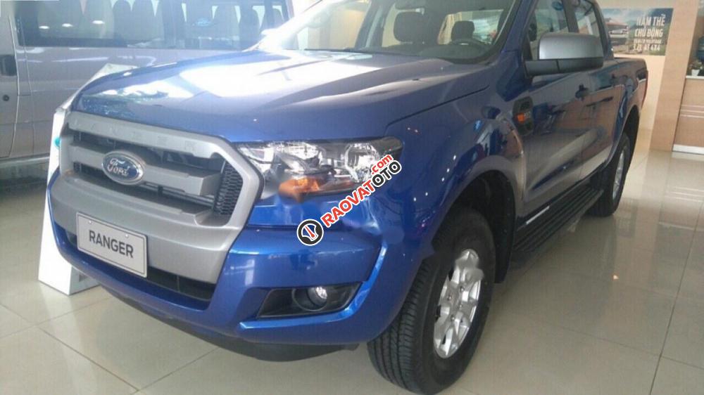 Bán ô tô Ford Ranger XLS 2.2L 4x2 AT đời 2017, màu xanh lam, nhập khẩu, giá chỉ 650 triệu-3