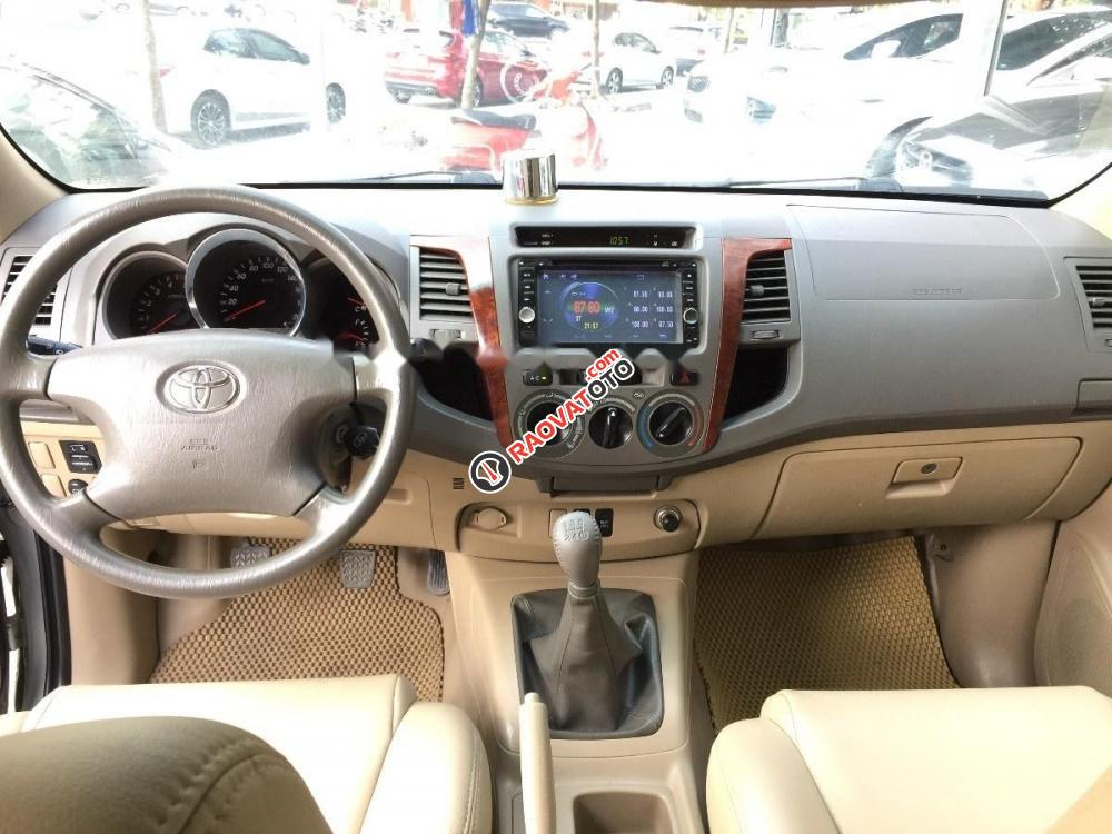 Bán Toyota Fortuner 2.5G năm 2010, màu bạc chính chủ giá cạnh tranh-6