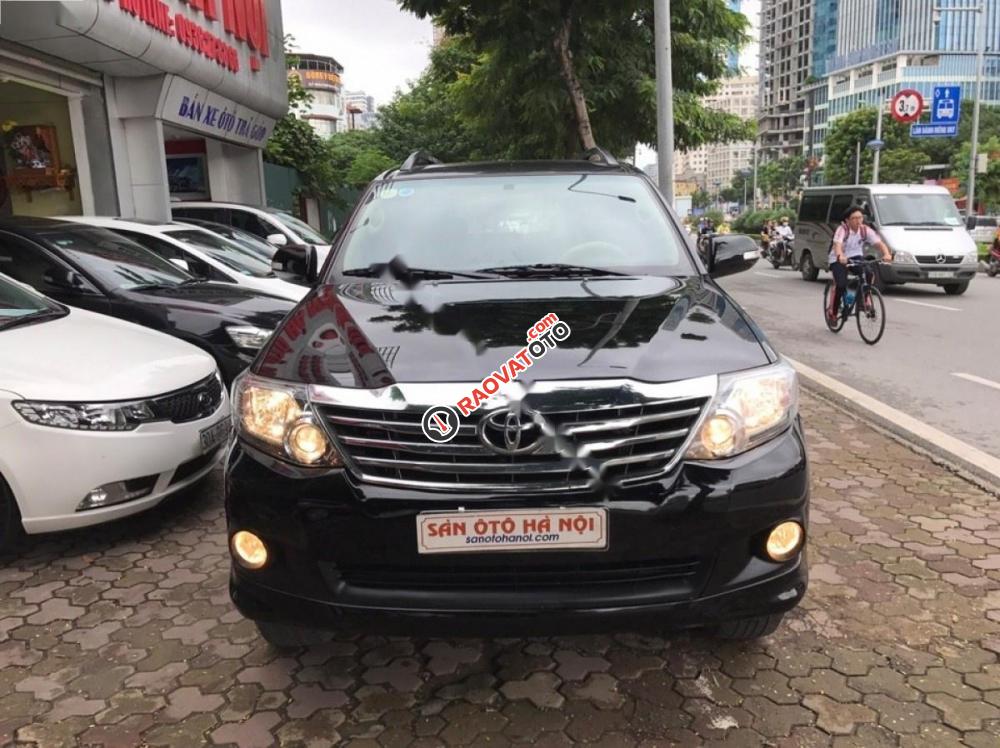 Bán Toyota Fortuner 2.7V 4x2 AT đời 2015, màu đen số tự động, giá tốt-9