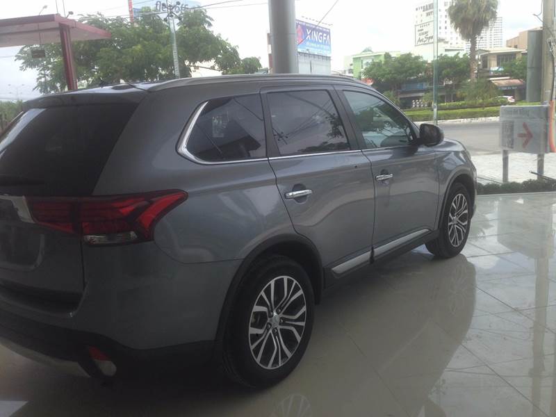 Bán Mitsubishi Outlander đời 2017, màu xám, nhập khẩu nguyên chiếc-2