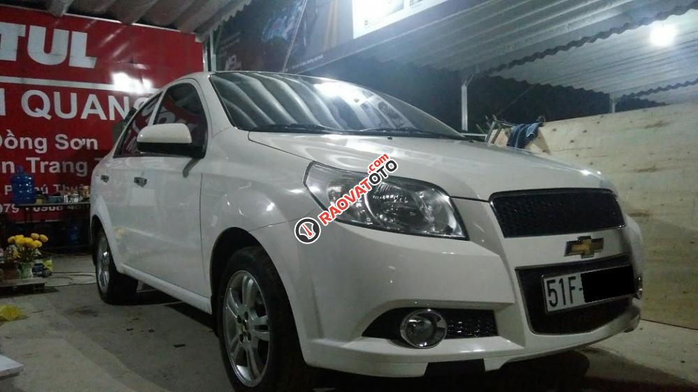 Cần bán Chevrolet Aveo LT số sàn 2016, màu trắng, 360 triệu-1