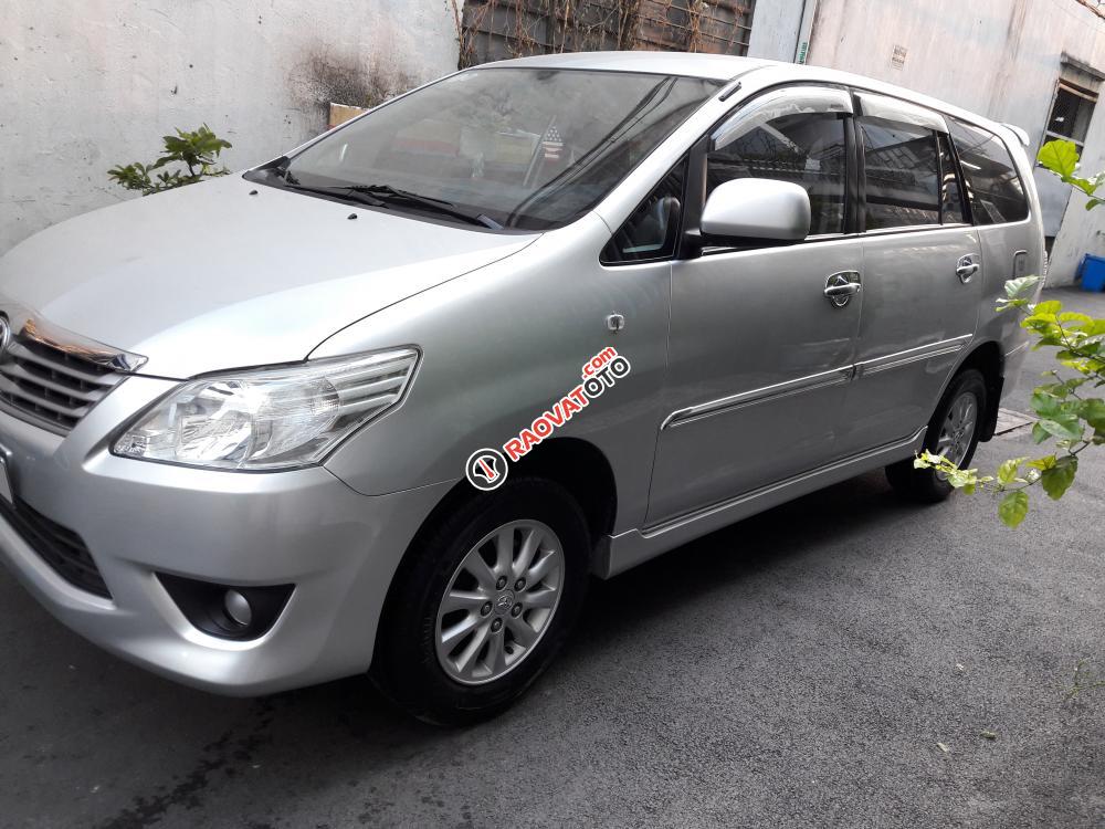 Toyota Innova E cuối 2013 một đời chủ, màu bạc zin-0