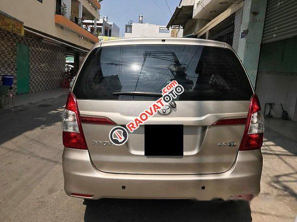 Cần bán xe Toyota Innova E đời 2015, giá tốt-9