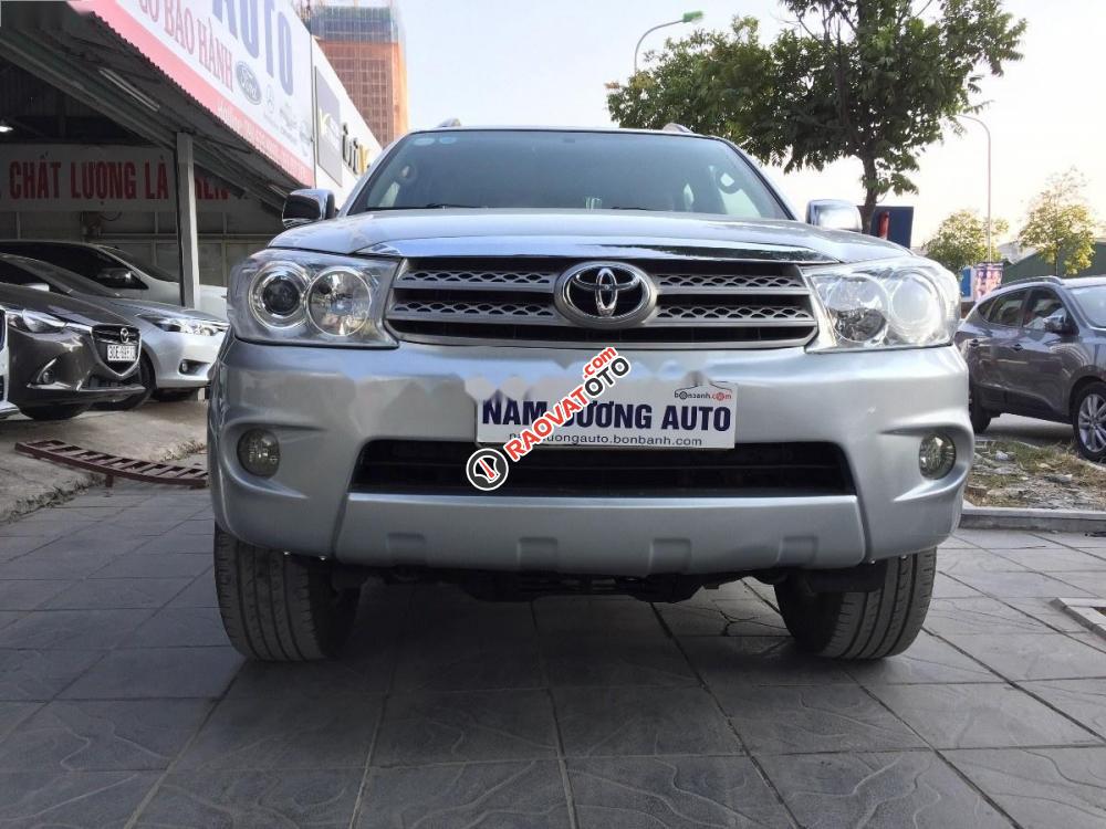 Bán Toyota Fortuner 2.5G năm 2010, màu bạc chính chủ giá cạnh tranh-8