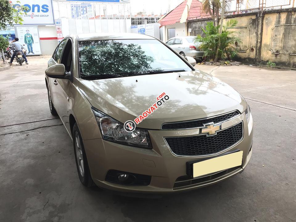 Nhà cần bán xe Chevrolet Cruze 2015 màu đồng, số sàn-2