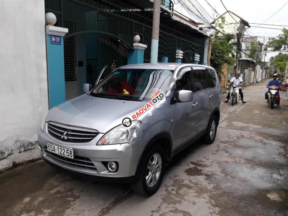 Bán Mitsubishi Zinger đời 2009, màu bạc số sàn, giá 320tr-5