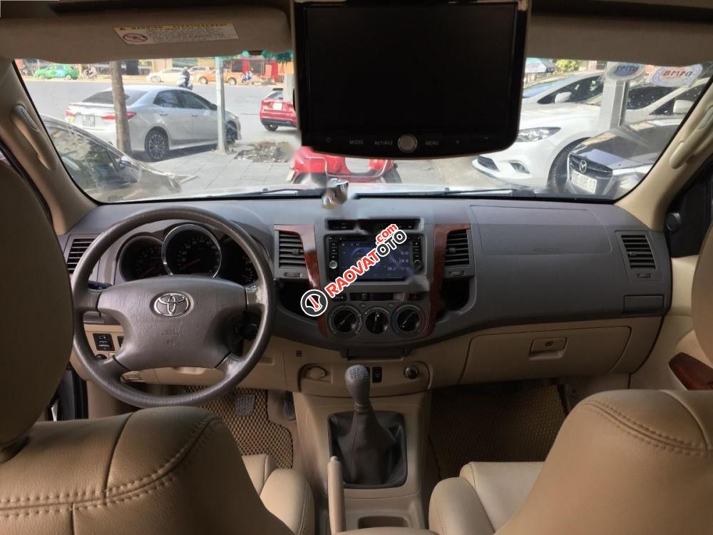 Bán Toyota Fortuner 2.5G năm 2010, màu bạc chính chủ giá cạnh tranh-4