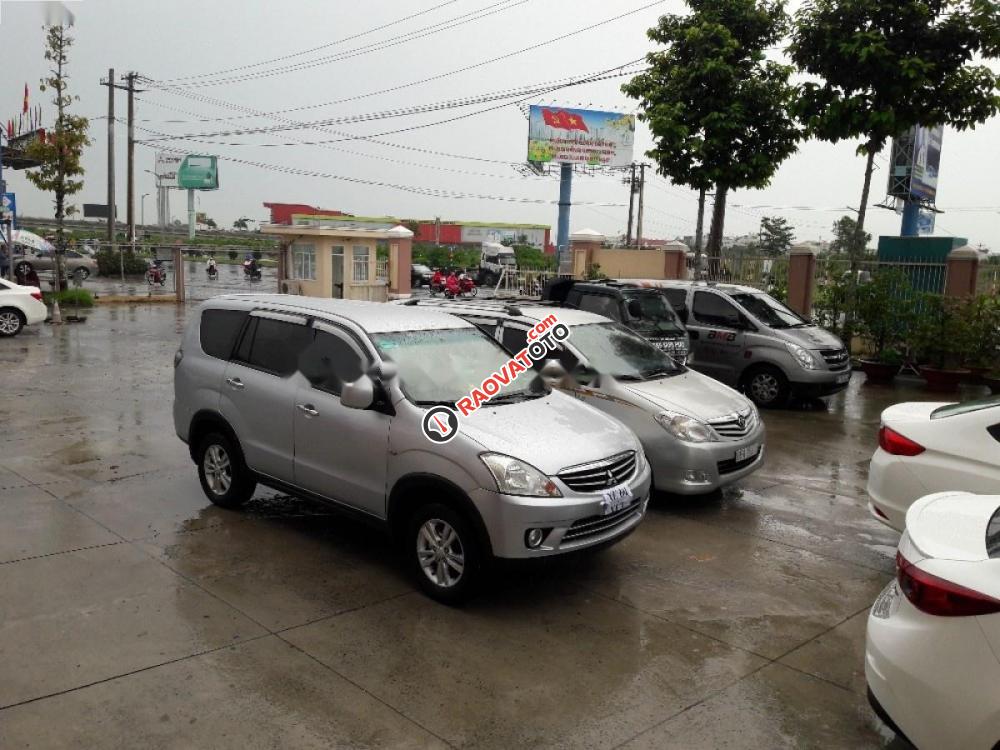 Bán Mitsubishi Zinger đời 2009, màu bạc số sàn, giá 320tr-3