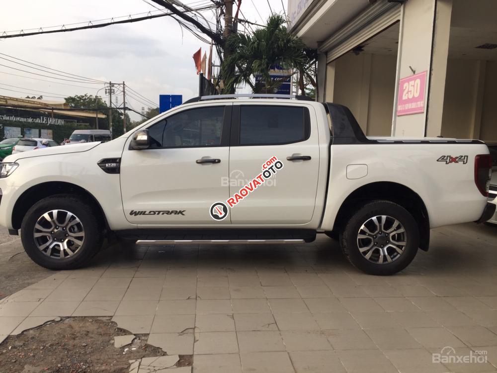 Bán Ford Ranger Wildtrak 3.2L sản xuất 2017, màu trắng xe nhập, giá 960 triệu+ nắp thùng Thái Lan - giao ngay tại nhà-9