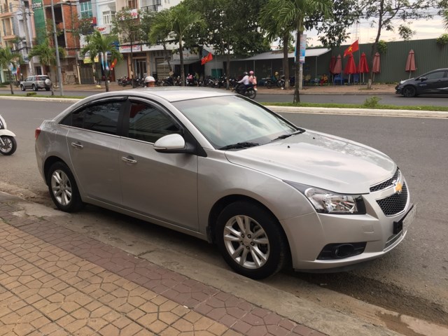 Bán ô tô Chevrolet Cruze 1.6 LS đời 2015, màu bạc, nhập khẩu nguyên chiếc, ít sử dụng, 420 triệu-1