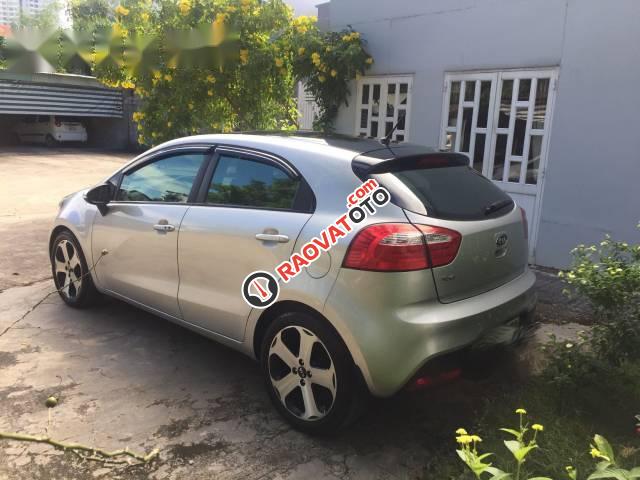 Cần bán xe Kia Rio AT đời 2012, màu bạc, giá 388tr-2