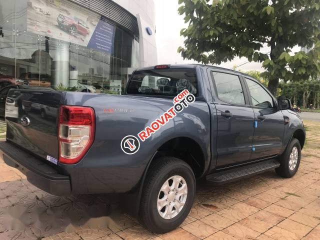 Cần bán gấp Ford Ranger AT đời 2017-4