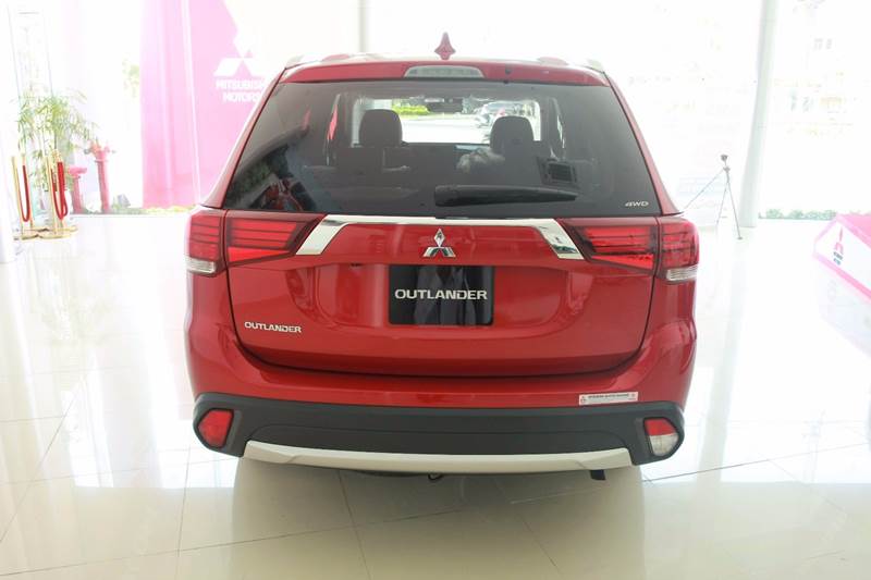 Bán xe Mitsubishi Outlander đời 2017, màu đỏ, nhập khẩu nguyên chiếc, giá tốt-4