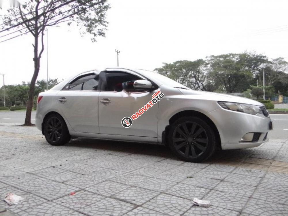 Cần bán gấp Kia Forte EX 1.6 MT đời 2011, màu bạc chính chủ, giá 367tr-2