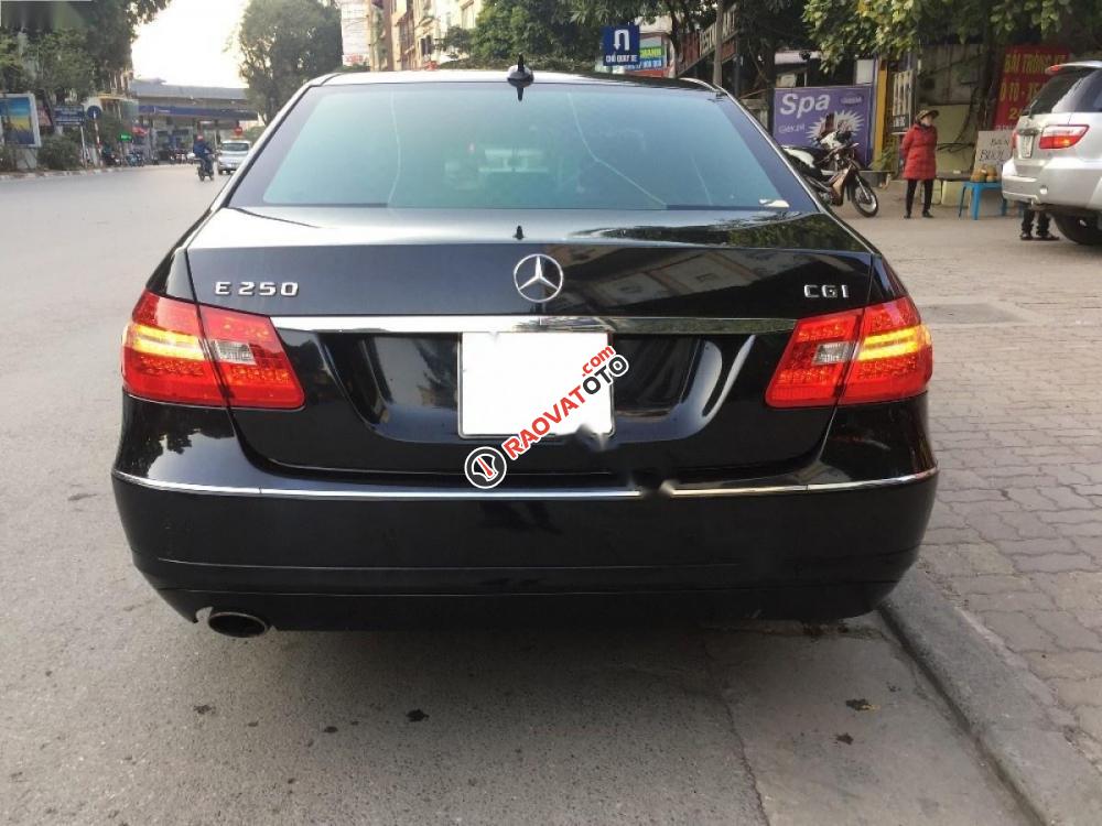 Bán xe Mercedes E250 2010, màu đen-5