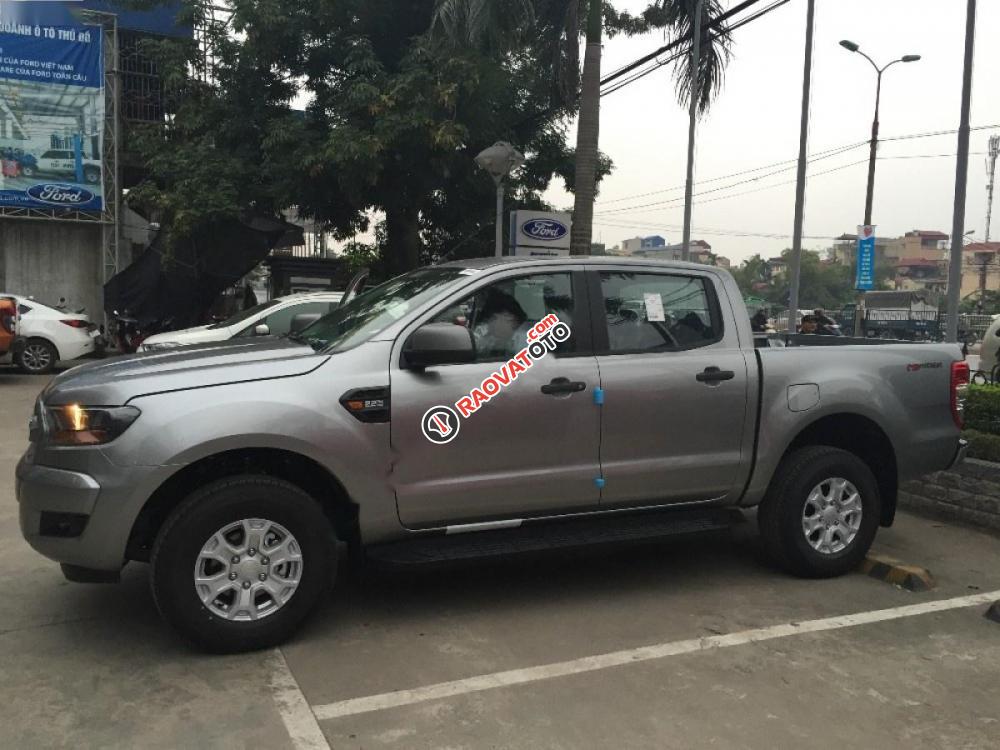 Bán xe Ford Ranger XLS 2.2L 4x2 AT năm 2017, màu bạc, nhập khẩu, giá chỉ 669 triệu-3