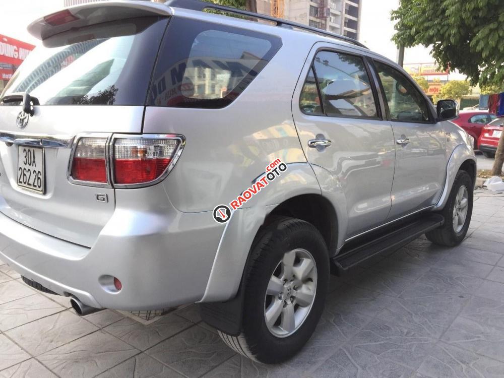 Bán Toyota Fortuner 2.5G năm 2010, màu bạc chính chủ giá cạnh tranh-0