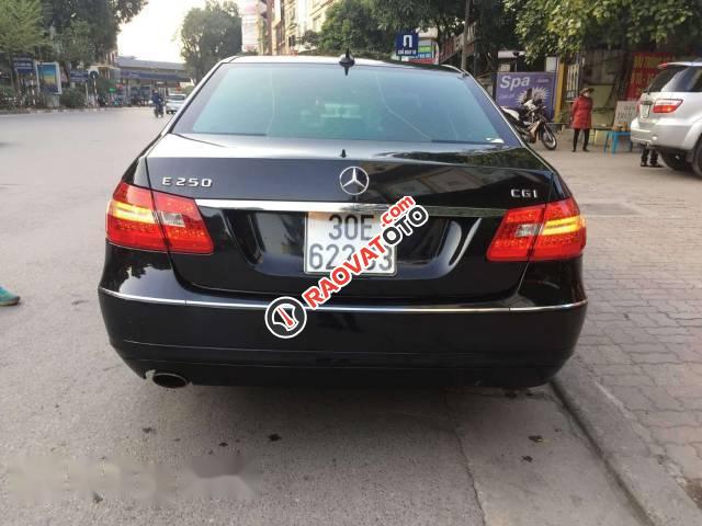 Bán gấp Mercedes E250 đời 2010, màu đen-3