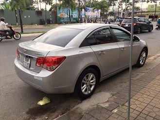 Cần bán lại xe Chevrolet Cruze 1.6 LS năm 2015, màu bạc, nhập khẩu nguyên chiếc, ít sử dụng-1