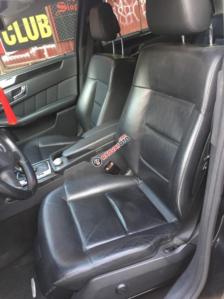 Bán xe Mercedes E250 2010, màu đen-3