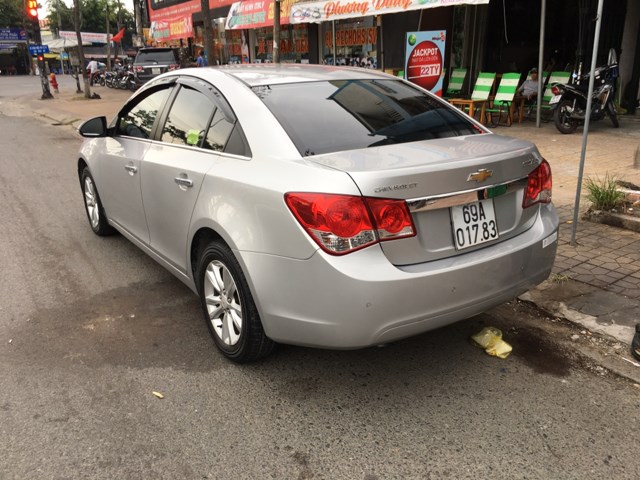 Bán ô tô Chevrolet Cruze 1.6 LS đời 2015, màu bạc, nhập khẩu nguyên chiếc, ít sử dụng, 420 triệu-8