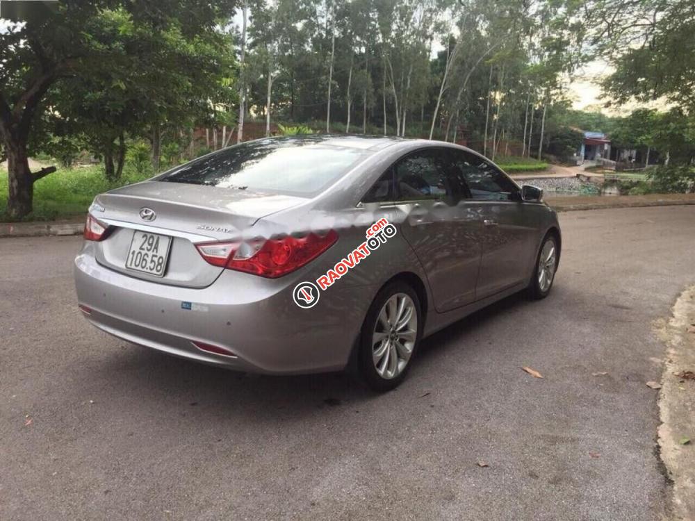 Bán xe Hyundai Sonata 2.0 AT năm 2010, màu xám, nhập khẩu số tự động-3