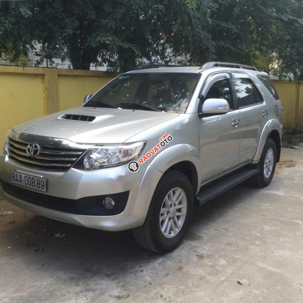 Bán Toyota Fortuner 2.5G đời 2013, màu bạc số sàn, giá tốt-1