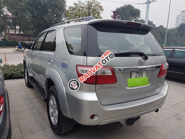 Cần bán gấp Toyota Fortuner 2.5G đời 2011, màu bạc số sàn, 655 triệu-4