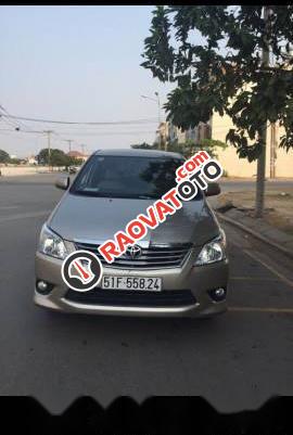 Bán gấp Toyota Innova đời 2014 xe gia đình-1