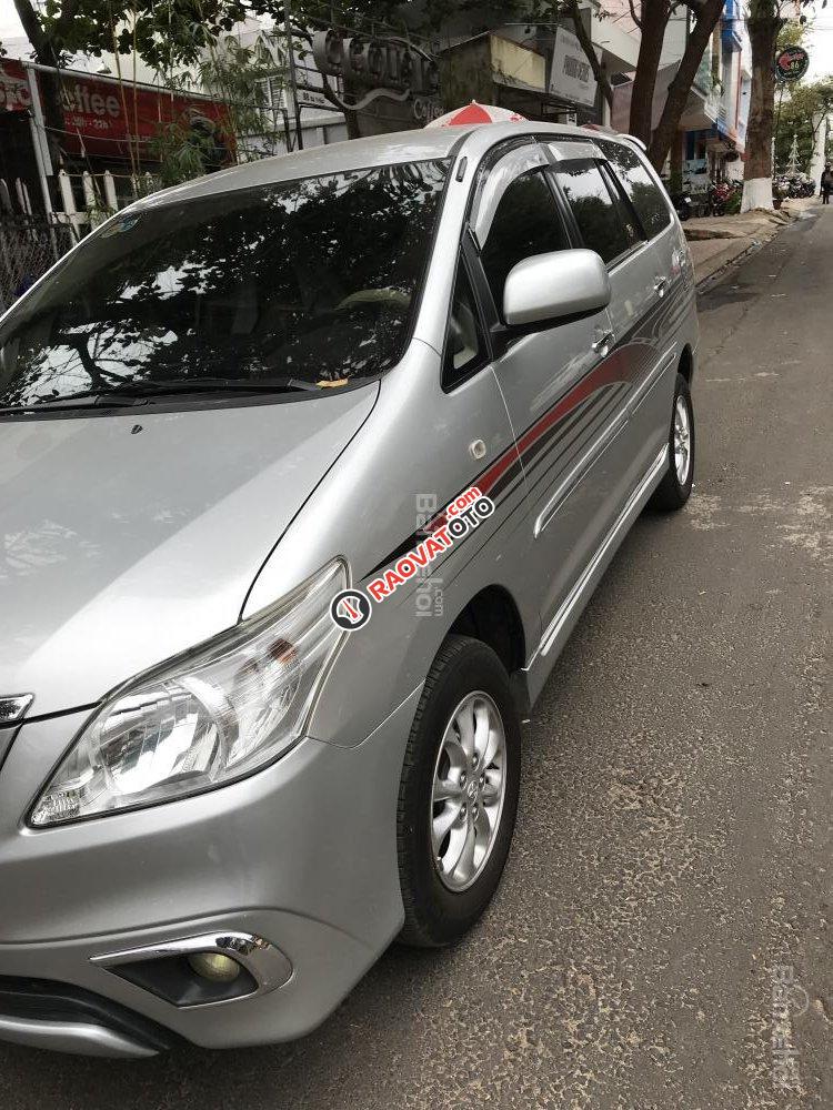 Xe Toyota Innova 2.0E đời 2014, màu bạc-8