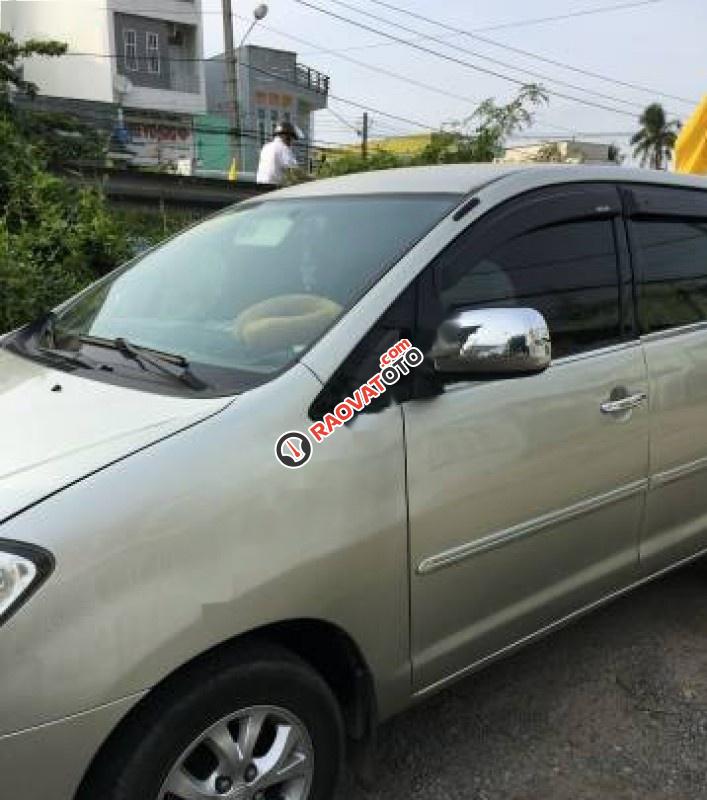 Cần bán gấp Toyota Innova G đời 2007, màu bạc-0