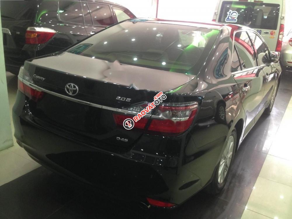 Cần bán gấp Toyota Camry 2.0E đời 2016, màu đen-0