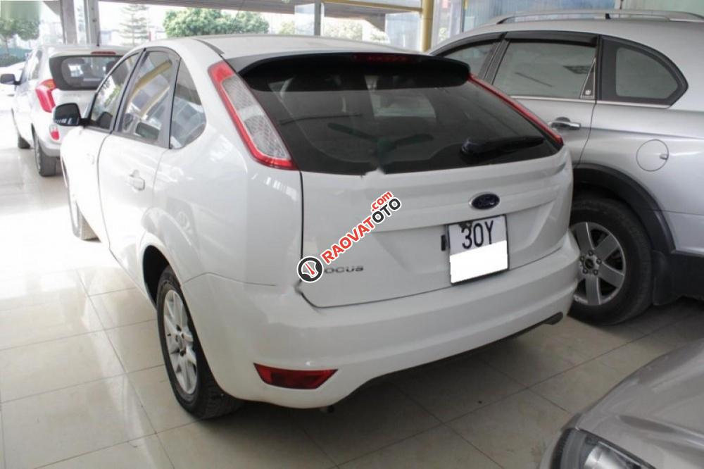 Bán xe Ford Focus 2.0AT đời 2010, màu trắng-6