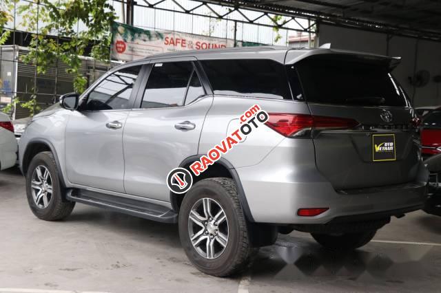 Bán Toyota Fortuner G 2.4MT đời 2017, màu bạc, xe nhập số sàn-2