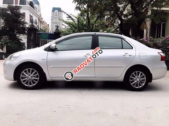 Bán xe Toyota Vios 1.5E 2013, màu bạc số sàn, 388tr-0