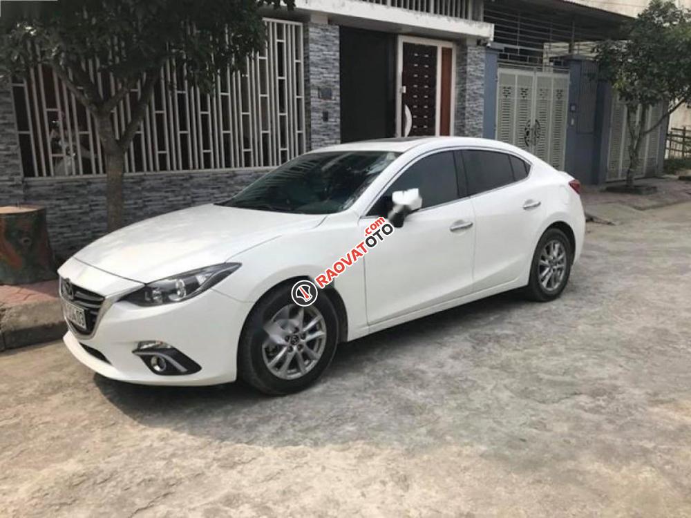 Bán Mazda 3 1.5L đời 2016, màu trắng, giá tốt-0