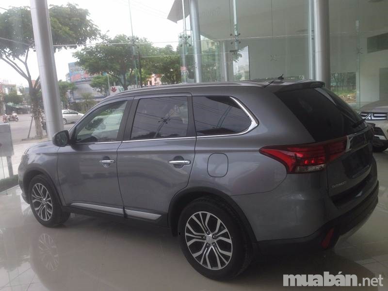 Bán Mitsubishi Outlander đời 2017, màu xám, nhập khẩu nguyên chiếc-0