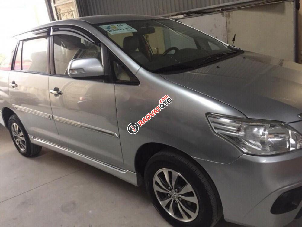 Bán xe Toyota Innova đời 2016, màu bạc chính chủ-8