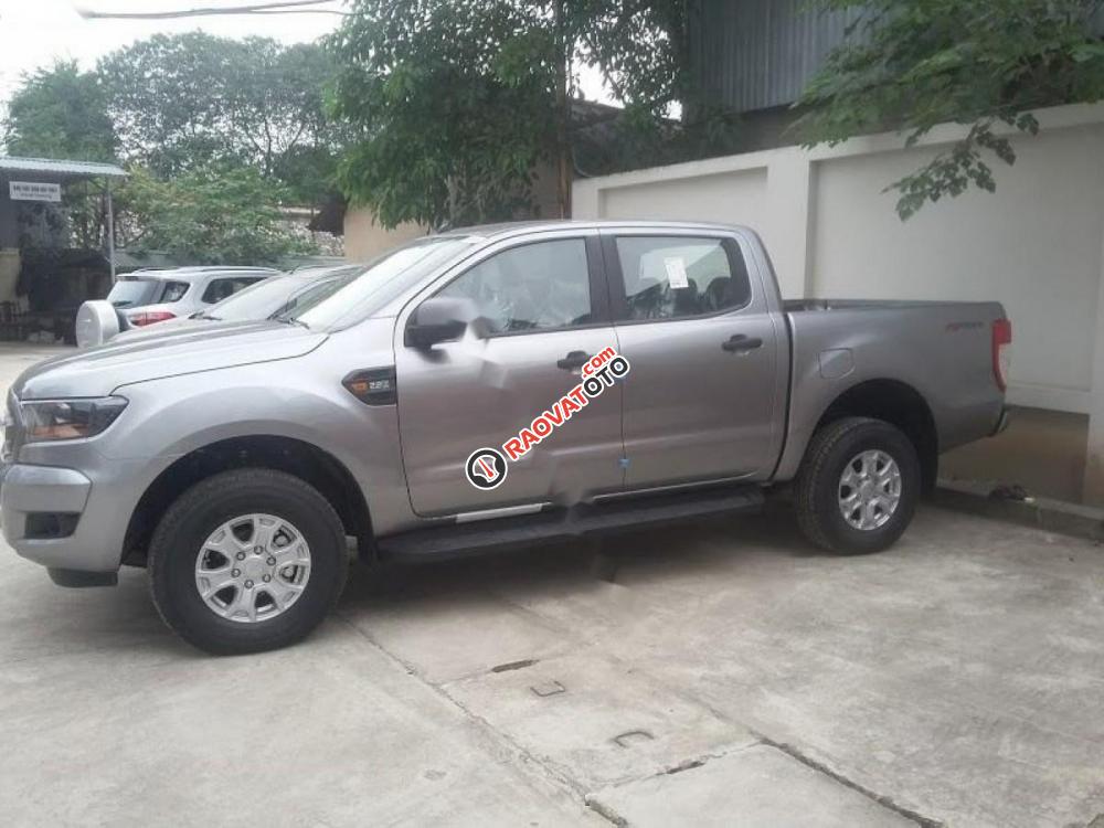 Bán xe Ford Ranger XLS 2.2L 4x2 AT năm 2017, màu bạc, nhập khẩu, giá chỉ 669 triệu-7