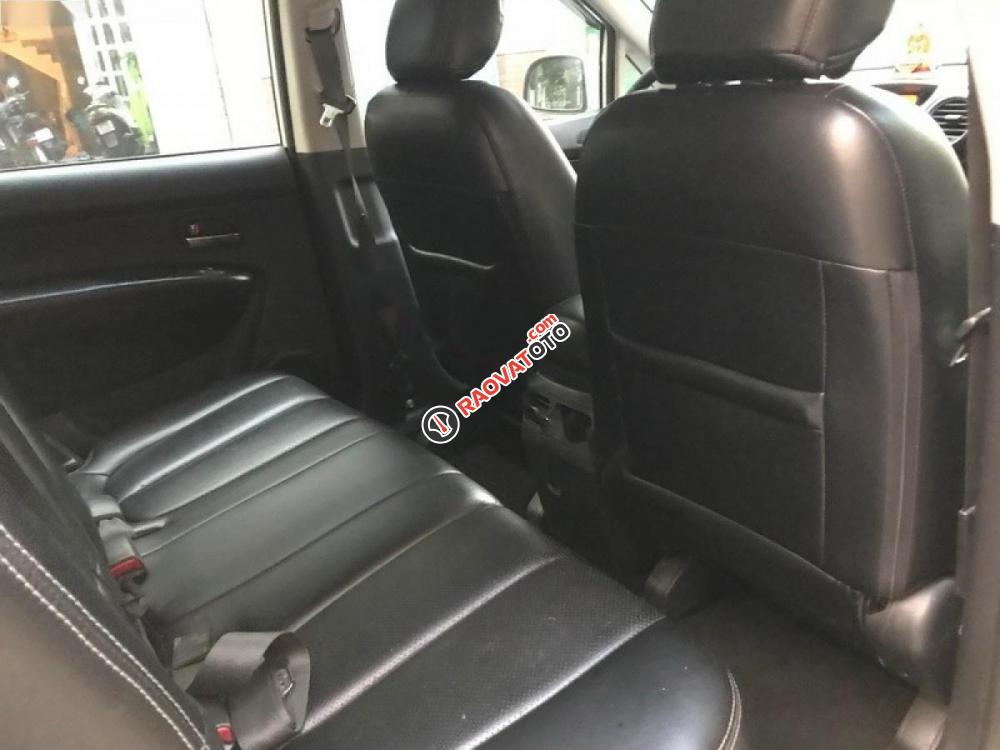 Bán Kia Carens 2015, màu trắng số sàn, giá chỉ 395 triệu-9