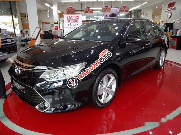 Bán ô tô Toyota Camry 2.5Q AT đời 2017, màu đen-0