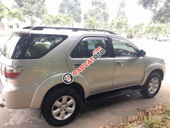 Bán ô tô Toyota Fortuner 2.5 MT đời 2009, màu bạc xe gia đình-6